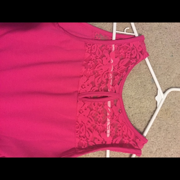 Hot pink lace peplum - Picture 5 of 5